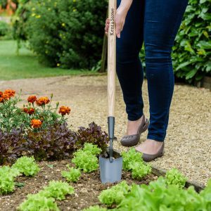 Kent & Stowe Carbon Steel Long Handled Trowel
