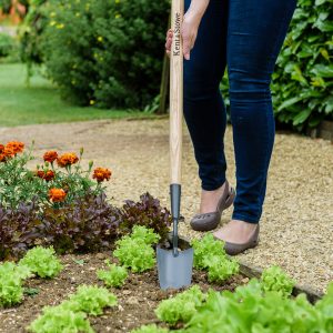 Kent & Stowe Carbon Steel Long Handled Trowel